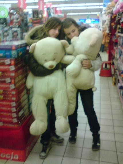 z  paNia S;***