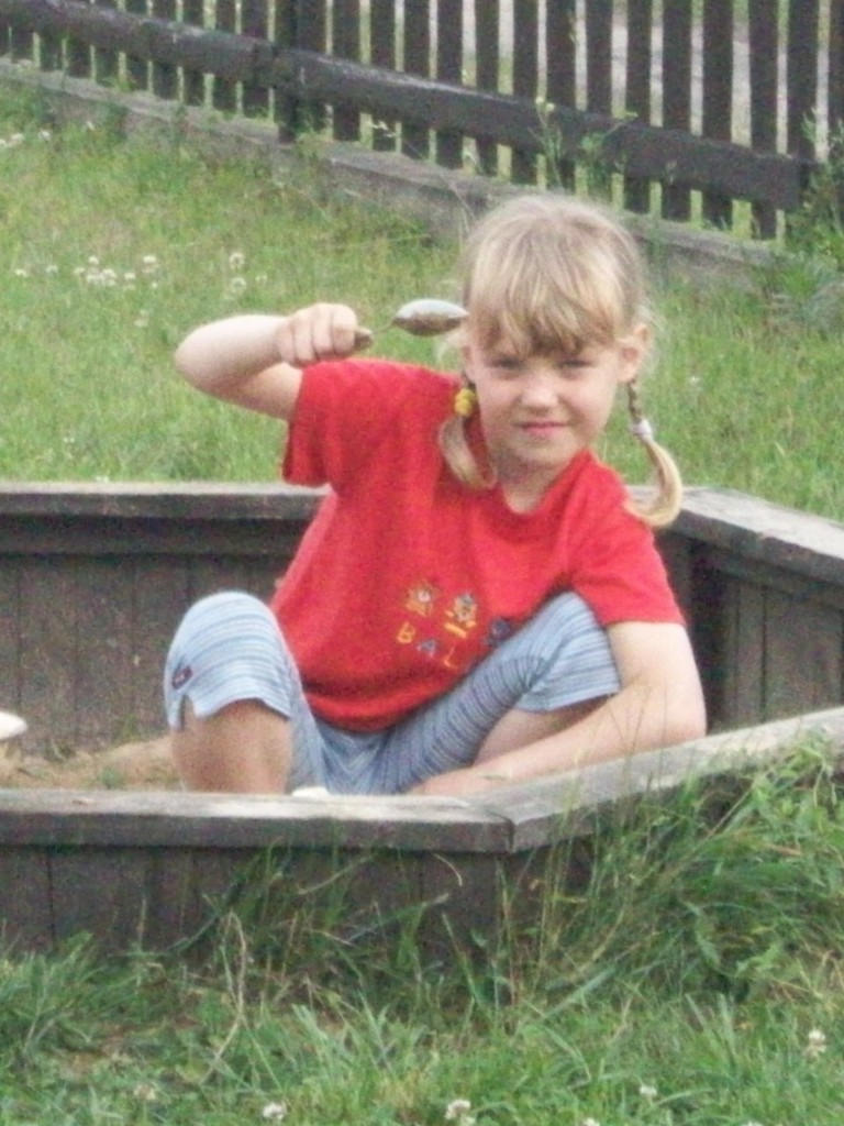 Paulinka ; ** .