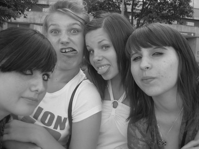 Z Nimi:*