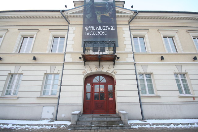 Do muzeum na wystawy