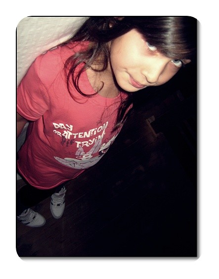 Sandra.; - *