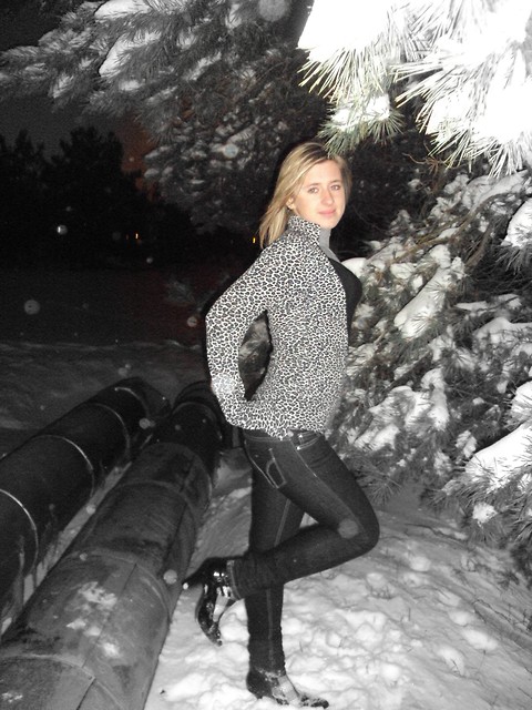 Ew ;**