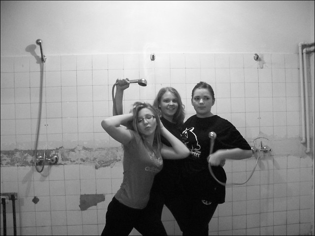 pod prysznicem ^^