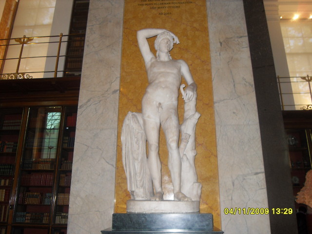 Apollo w british museum w londyn
