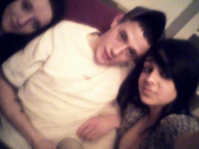 He luk soo cute on dat pic :P