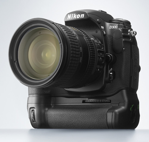 D300 + MB-D10