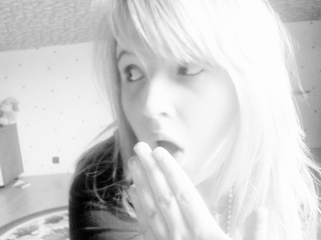 Upss ; > 