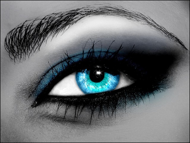 eye . < 3