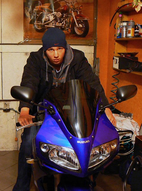 na moto  suzi 
