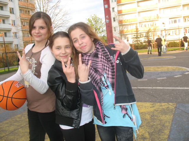 z nimii . < . 3