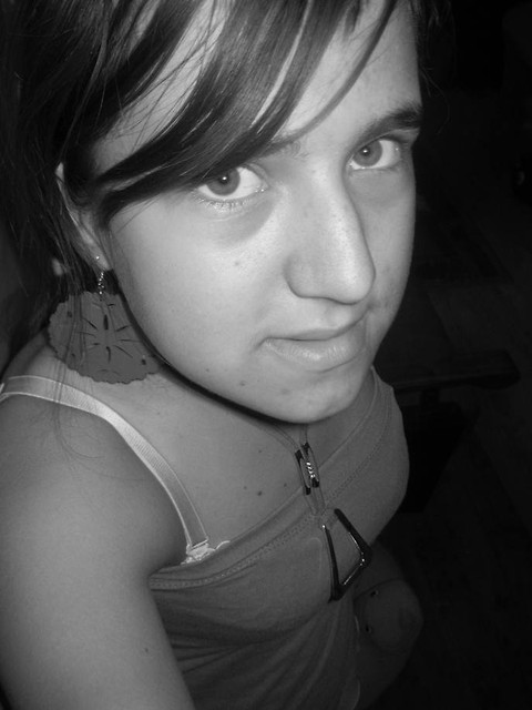 Szareeee;***