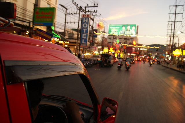 tuk tuk!