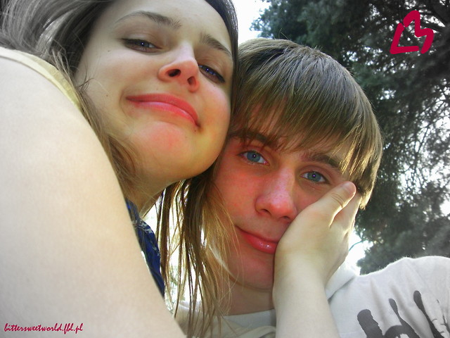 Her hand on my face :*