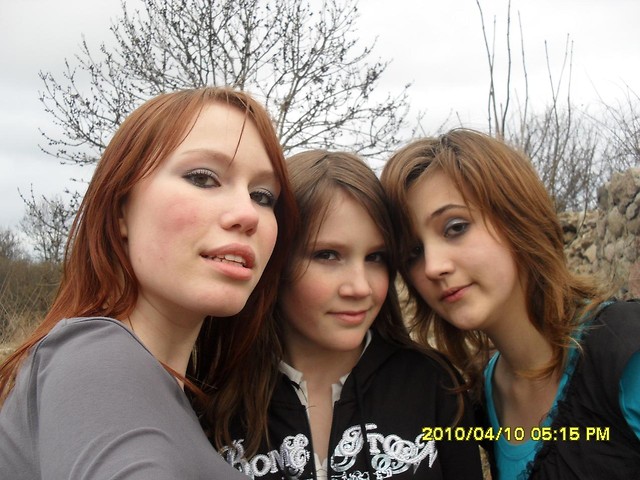 3;d Edzia;* Anucha;* i ja;*
