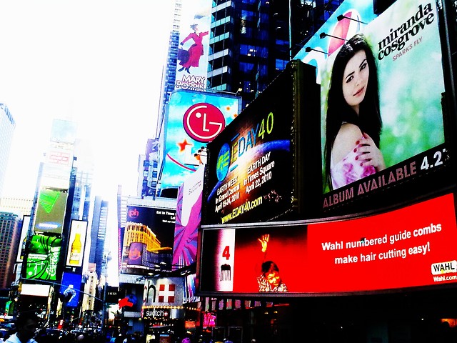 NY . < 3