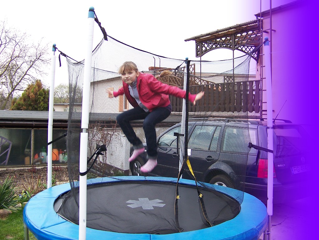 trampolina.;->