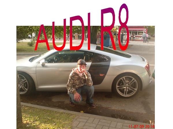 AUDI R8