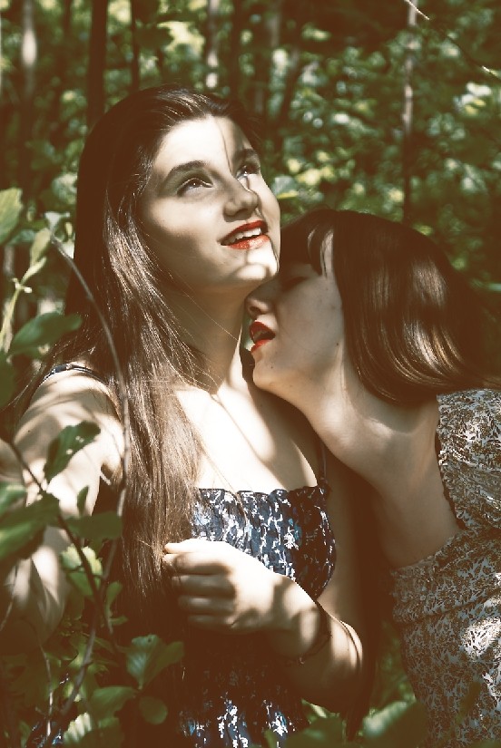kisssssss in not lips