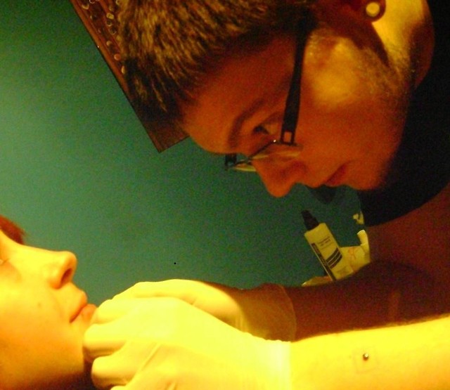 Piercing: D
