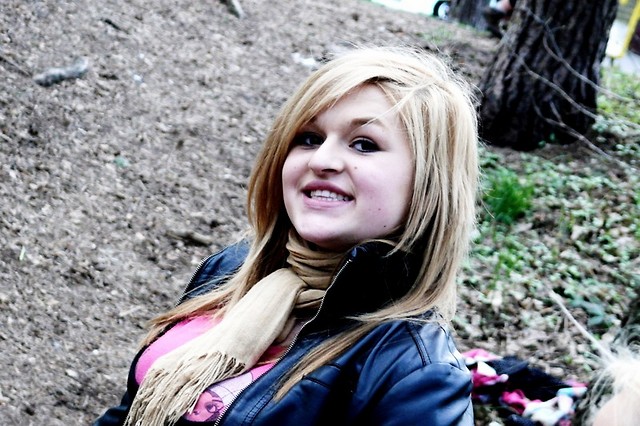 Paula Bya ;* 