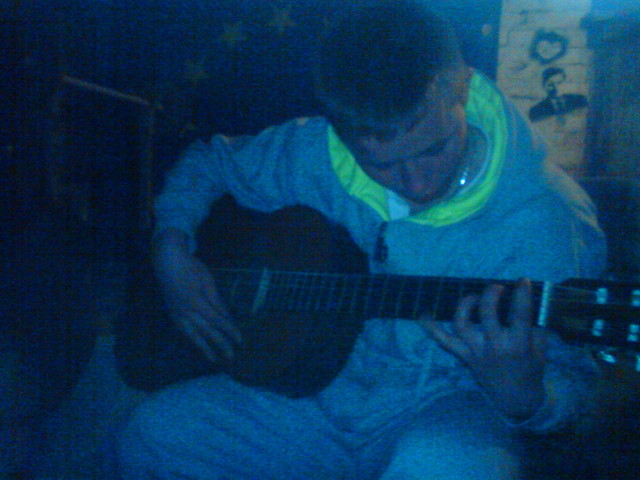 Guitar gay