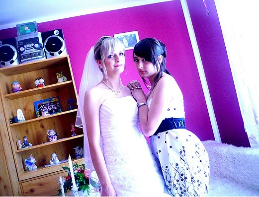 z sis . ;*