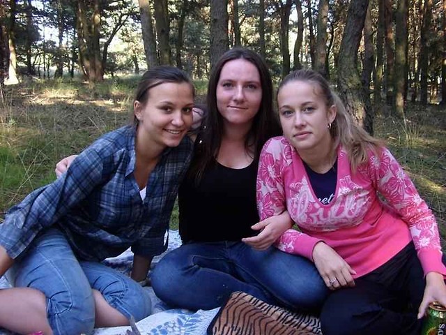 sweet girls ; **