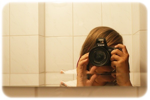 ` WHIITELADY .