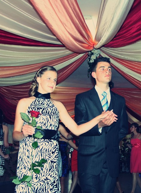 Niech yje Balll:*
