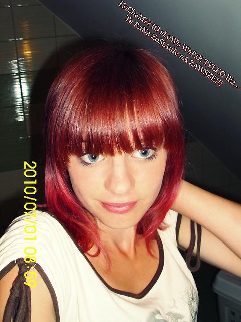 Czerwonaa ;))