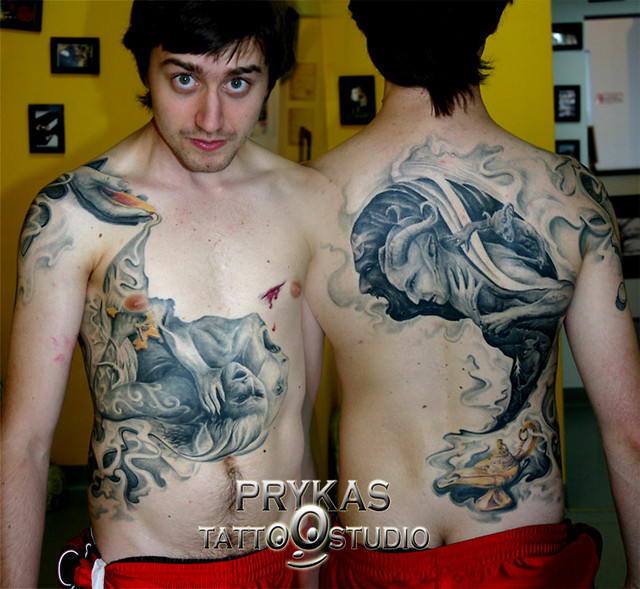 tatua cieniowany brzuchu plecac