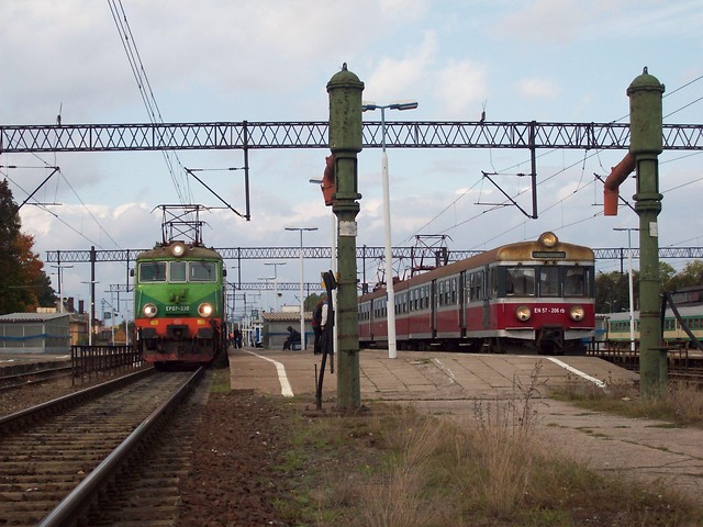 Ek