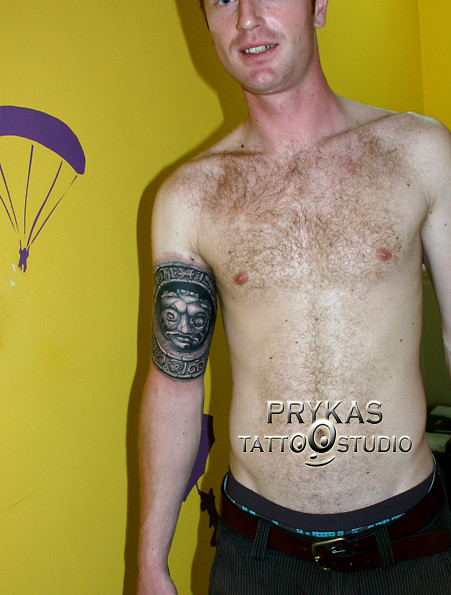 tatua na rce bicepsie