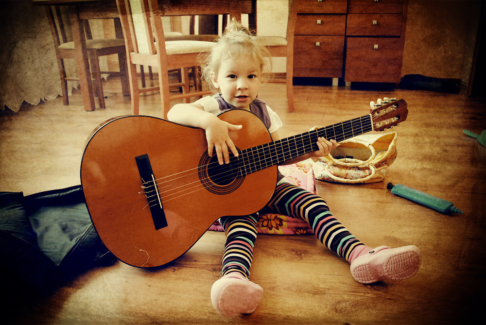 Dziewczynka z gitar