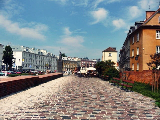 8. Warszawa.