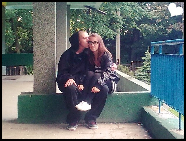 z pysiem. ;******