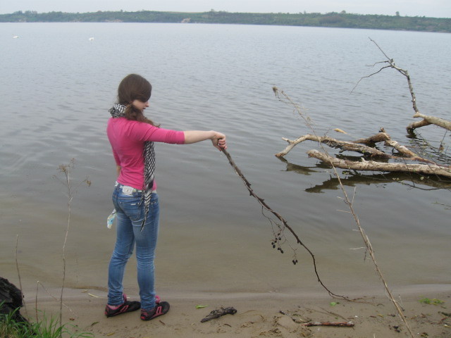 Szturchanie rzeczy patykiem ;D