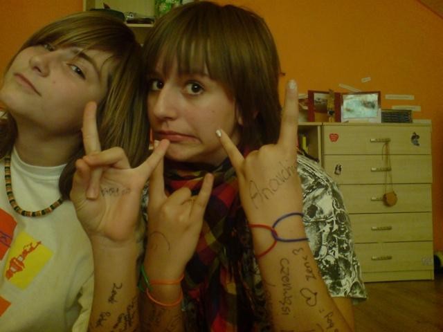 Menelki < 33