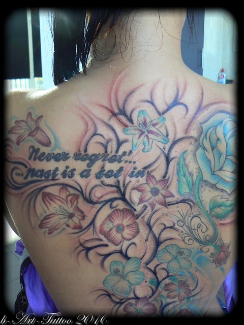 b-art-tattoo kwiaty na plecach