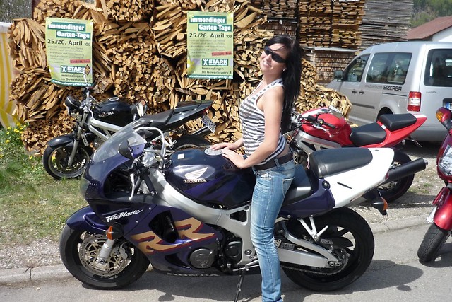 A to ja sobie na motorku.;)