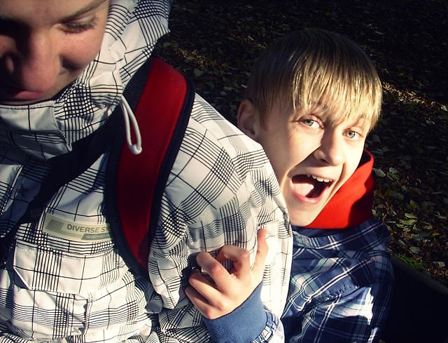 Ada i Misi ; DDDD 