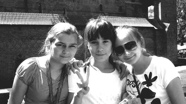 Z dziewczynami ;**