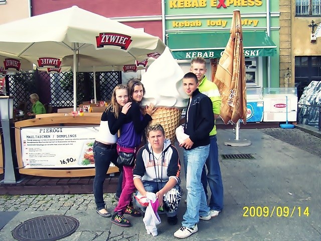 Przyy  lodziee. ; dd
