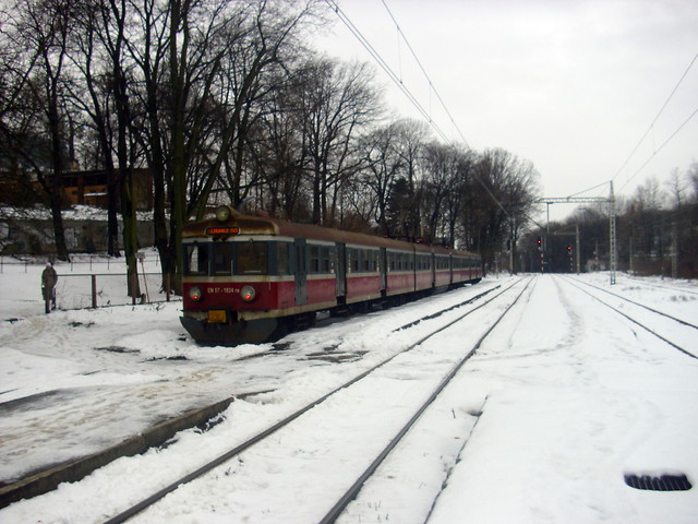 EN57-1824