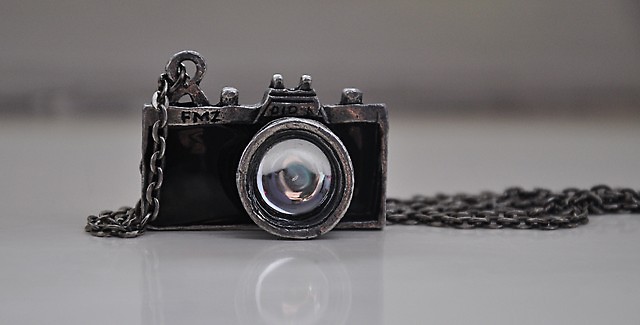 smile, please!