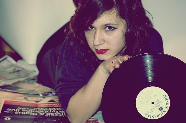  Red lipstick and bizarre .be.