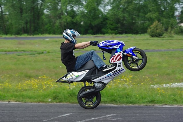 Aerox Wheelie :) 