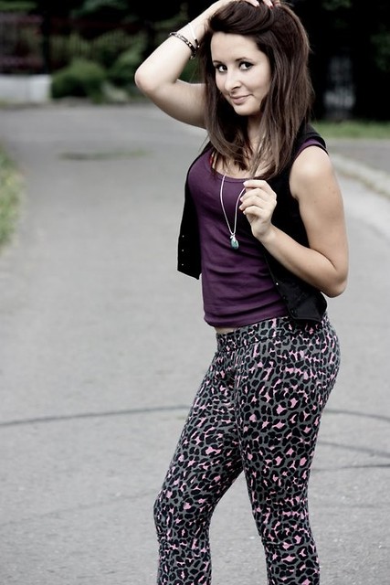 Stoo lat Klaudus ;**