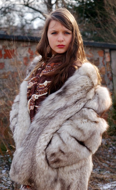 Maja ; *