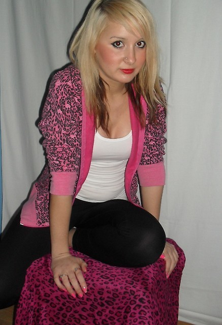 undermyyskinnx